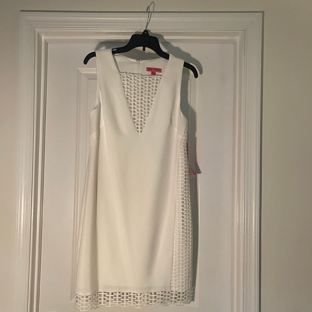 Betsey Johnson stylish shift dress